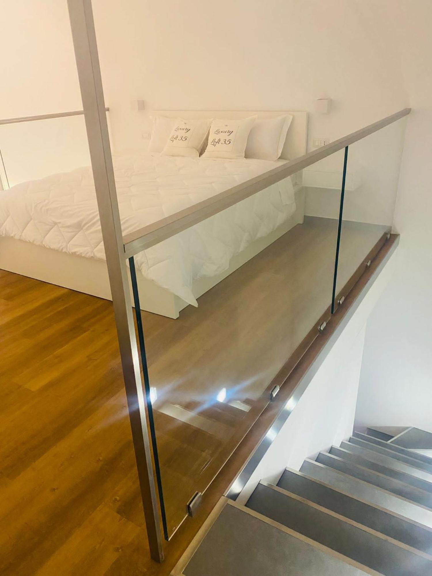 ホテル Luxury Loft 35 カリアリ エクステリア 写真