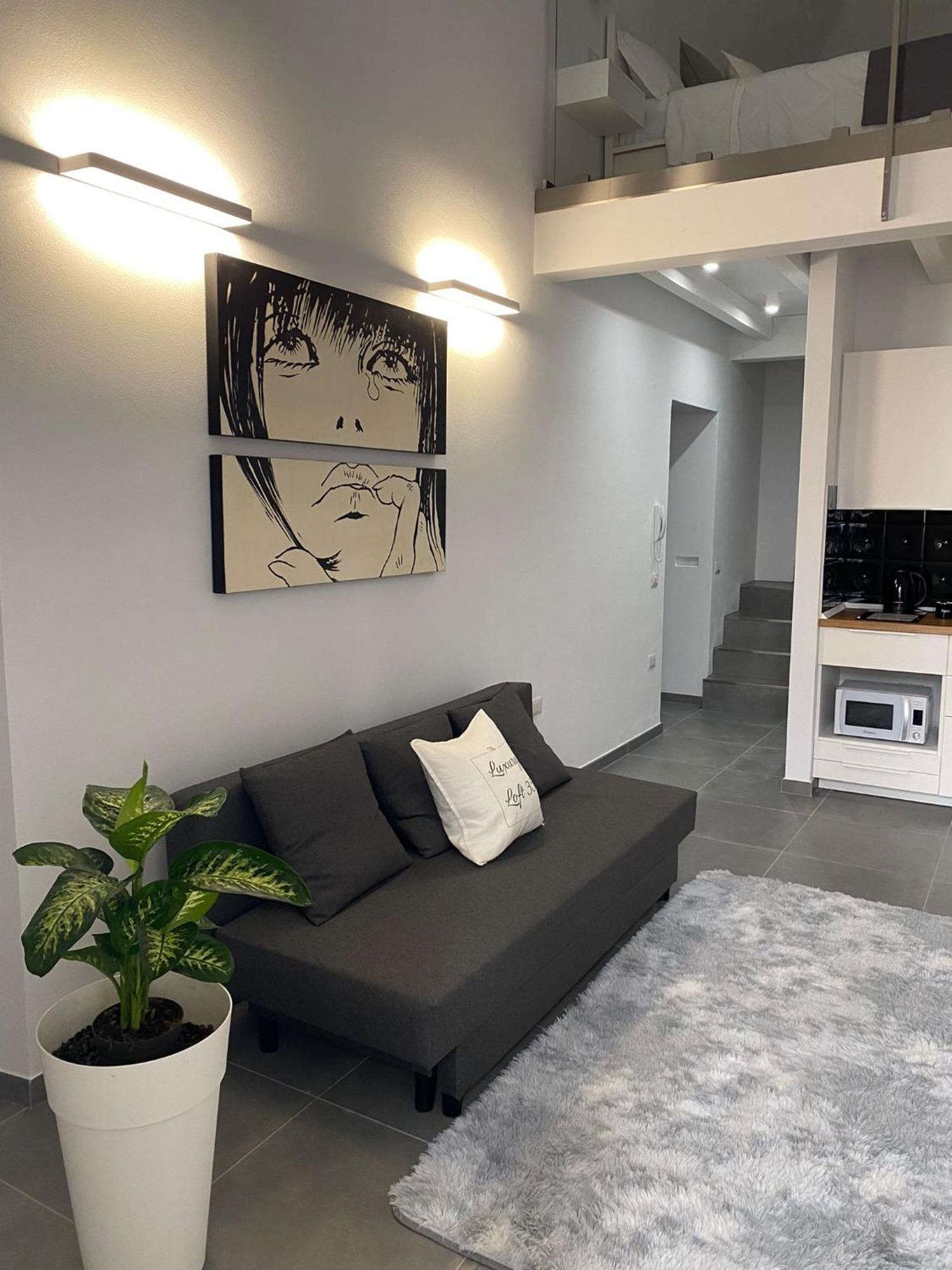 ホテル Luxury Loft 35 カリアリ エクステリア 写真